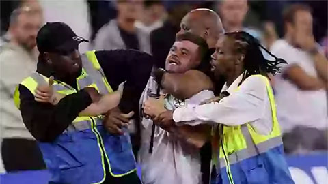  CĐV West Ham làm loạn khi đội nhà thua thảm Chelsea