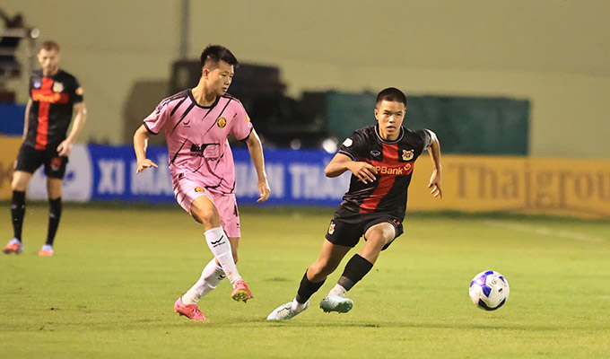 Tiền vệ sinh năm 2005 ghi điểm với HLV Kim Sang Sik trong lần đầu ra mắt - Ảnh: Đức Cường