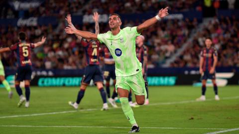  Chân tướng đáng sợ mới của Barca