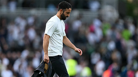  Amorim phê bình học trò quên cách chơi bóng sau bàn thắng vào lưới Fulham