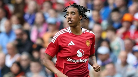  Leny Yoro quá hay giữa một MU quá tệ