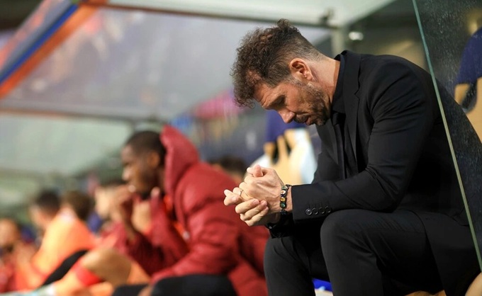 HLV Diego Simeone bất lực trong 2 trận đấu gần đây của Atletico tại La Liga 2025/26