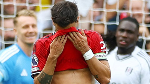  Fan chỉ thẳng cầu thủ ‘không còn tương lai’ tại MU