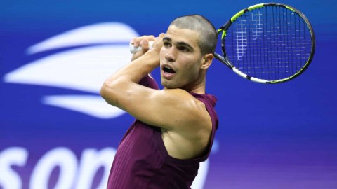  Đua vô địch US Open: Carlos Alcaraz giao diện bặm trợn, hủy diệt Opelka sau 3 set
