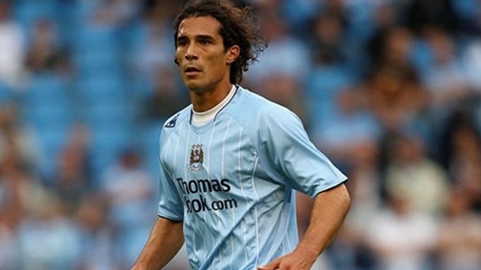 Bernardo Corradi chỉ khoác áo Man City một mùa giải 2006/07