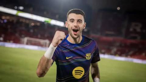  Joan Garcia: Số 1 ở Barca, số... âm ở tuyển