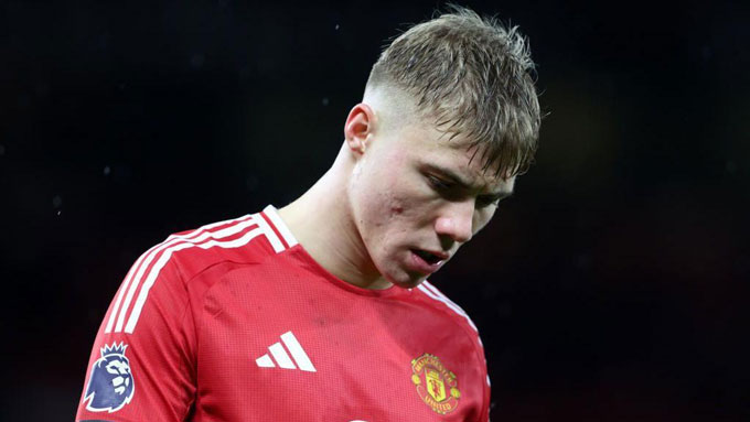 Rasmus Hojlund bị coi như người thừa ở MU