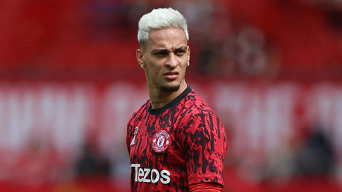  Antony thuê khách sạn gần sân bay, sẵn sàng rời MU