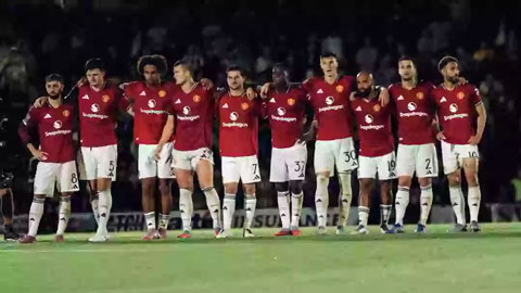  7 cầu thủ sẽ phải rời MU sau thảm bại trước Grimsby