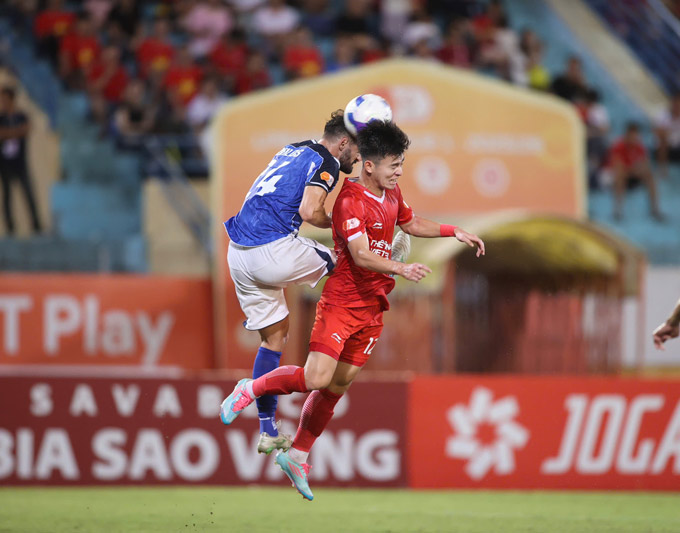 Đội bóng của HLV Popov tấn công nhiều nhưng lại ít cơ hội ghi bàn - Ảnh: Minh Tuấn