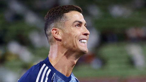  Cristiano Ronaldo tạo thống kê không tưởng ở tuổi 40