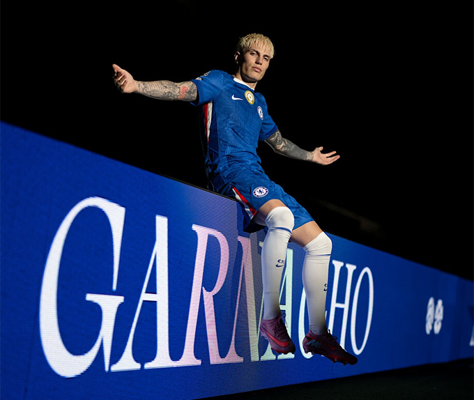 Garnacho chính thức ra mắt Chelsea