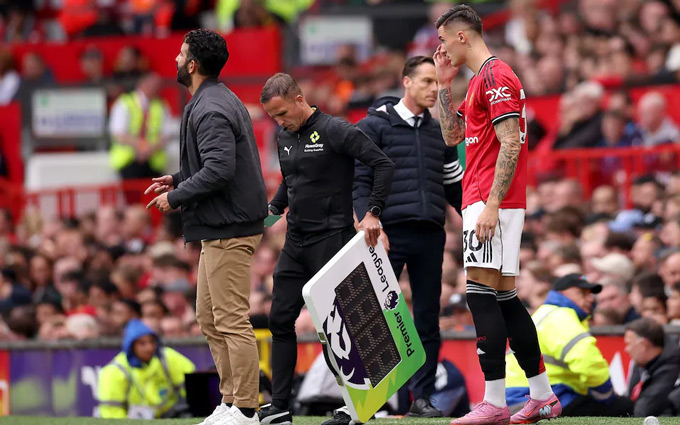 Sesko đang tỏ ra kém cỏi trong bối cảnh MU cần bàn thắng