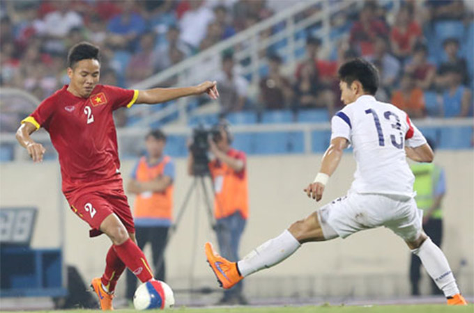 Cựu tiền vệ ĐT Việt Nam - Nguyễn Hữu Dũng gia nhập Becamex TP.HCM - Ảnh: Phan Tùng