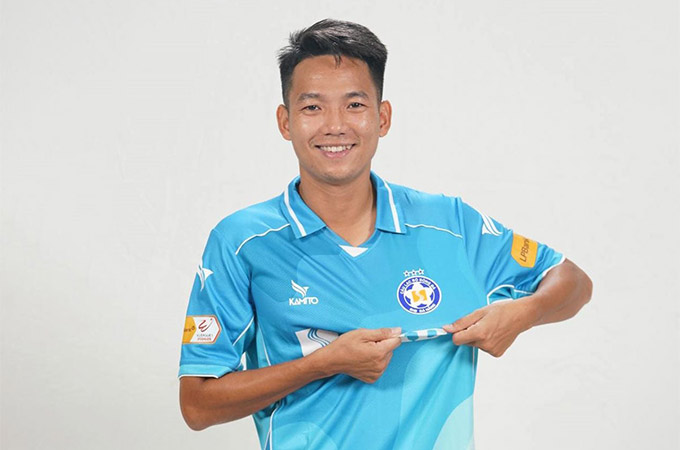 Tiền vệ sinh năm 1995 chia tay SHB Đà Nẵng sau 2 mùa giải gắn bó