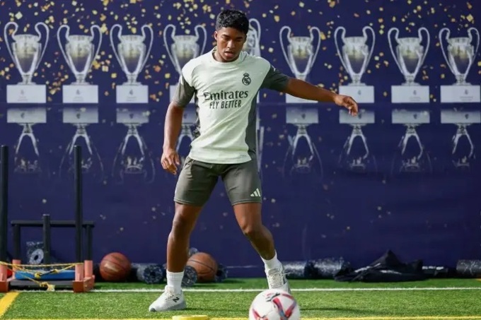 Endrick đang ráo riết tập luyện để sớm trở lại.