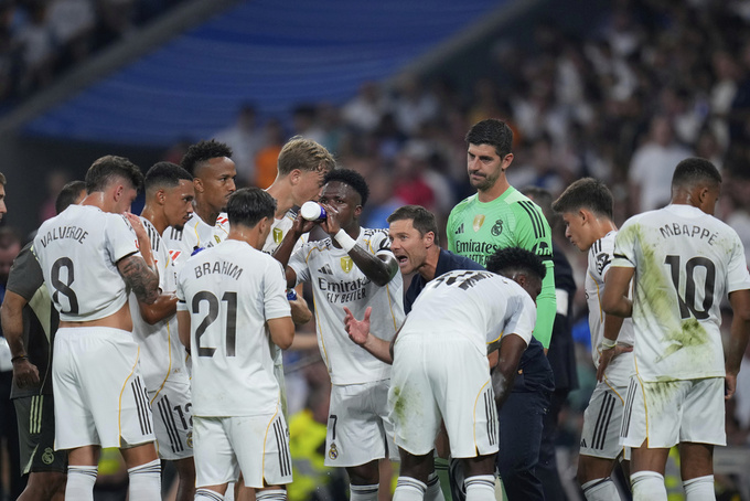 Cuộc lội ngược dòng của Real Madrid bắt đầu sau những lời giáo huấn học trò của HLV Xabi Alonso