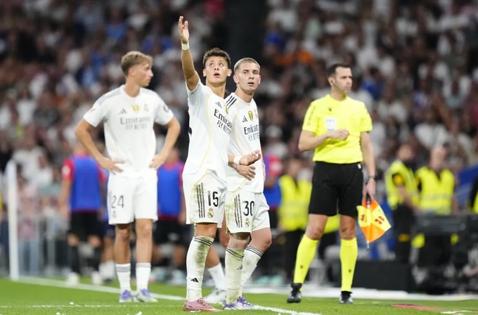 Dù 3 lần bị VAR từ chối bàn thắng, Real Madrid vẫn thắng Mallorca 2-1 