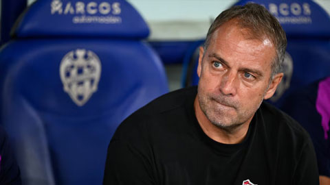  3 bài toán nan giải của Hansi Flick tại Barcelona