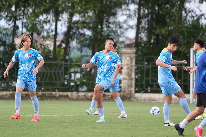 Vikor Le (trái) được đánh giá có tiềm năng - Ảnh: VFF