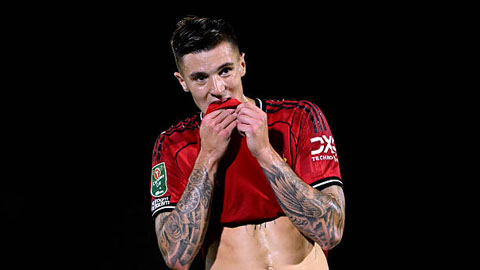  So tài với Gyokeres, Benjamin Sesko gửi thông điệp đến Amorim