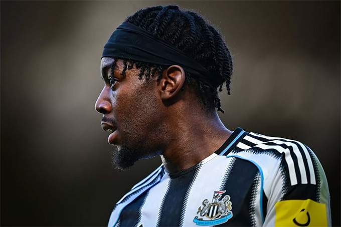 Elanga cũng rất mờ nhạt