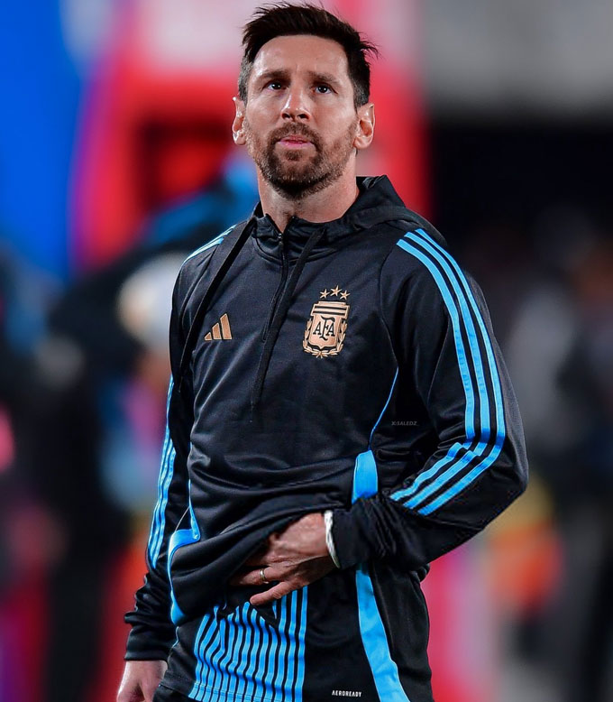 Hình ảnh Messi khóc đang gây sốt CĐM