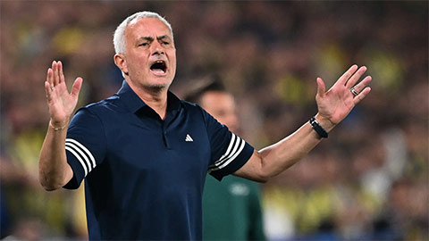  Mourinho đi vào lịch sử bóng đá