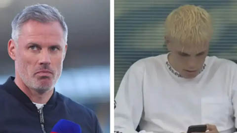  Carragher chỉ trích Garnacho chỉ biết dán mắt vào điện thoại