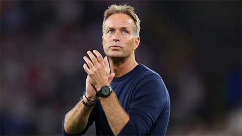  Leverkusen bổ nhiệm Hjulmand làm HLV trưởng thay Ten Hag
