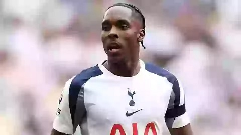  Mathys Tel tổn thương khi bị Tottenham loại khỏi Champions League