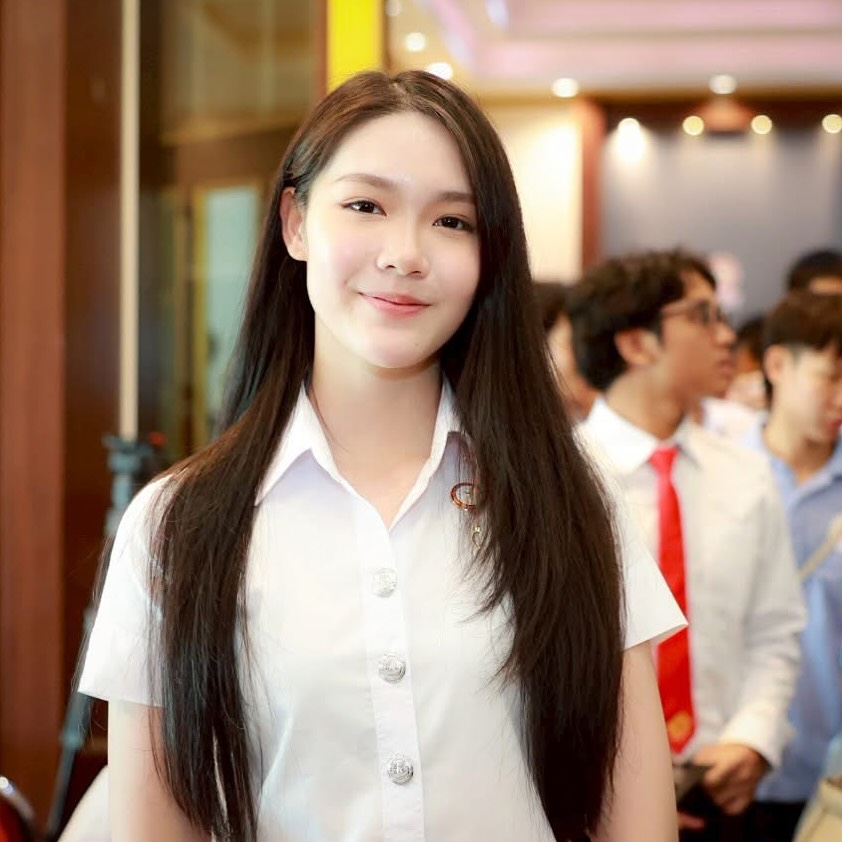 Nét đẹp dịu dàng của Pitchamon 