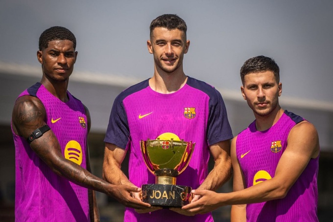 Trừ Marcus Rashford mượn từ MU, Barca chỉ chi ra 27,5 triệu euro cho Joan Garcia và Roony Bardghji.