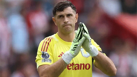  'Vỡ mộng' sang MU, thủ môn của Aston Villa rơi vào thế khó xử