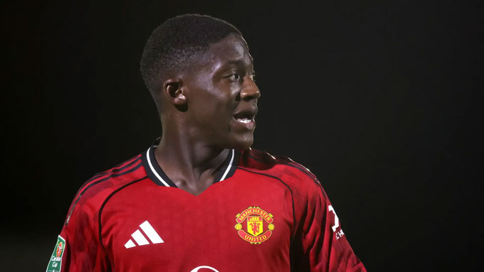 Mainoo chưa được ra sân nhiều tại MU từ đầu mùa 2025/26