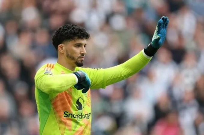 Ở 3 vòng đấu vừa rồi, ông Amorim đặt niềm tin vào thủ môn Altay Bayindir