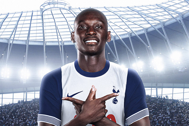 Muani mới chuyển từ PSG tới Tottenham theo dạng cho mượn