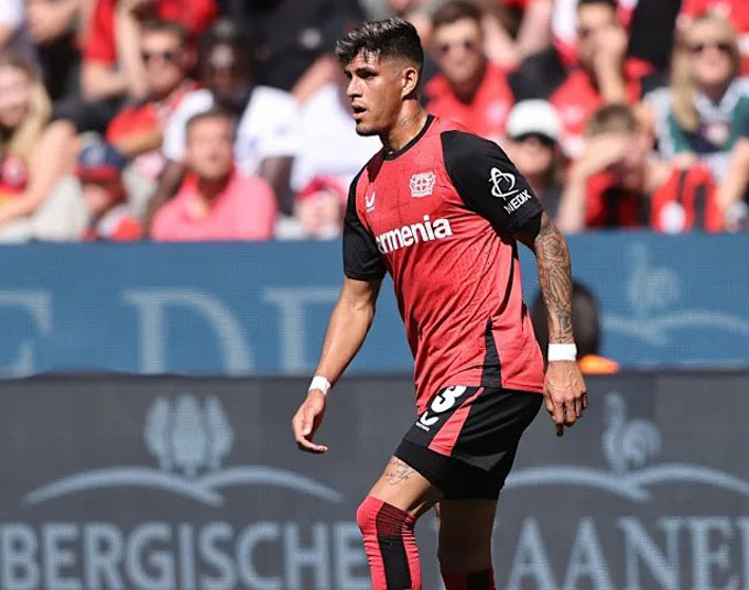 Hincapie là chiến binh mới của Arteta