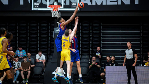  Hiện tượng 13 tuổi ra mắt đội một Barca với màn trình diễn nổi bật