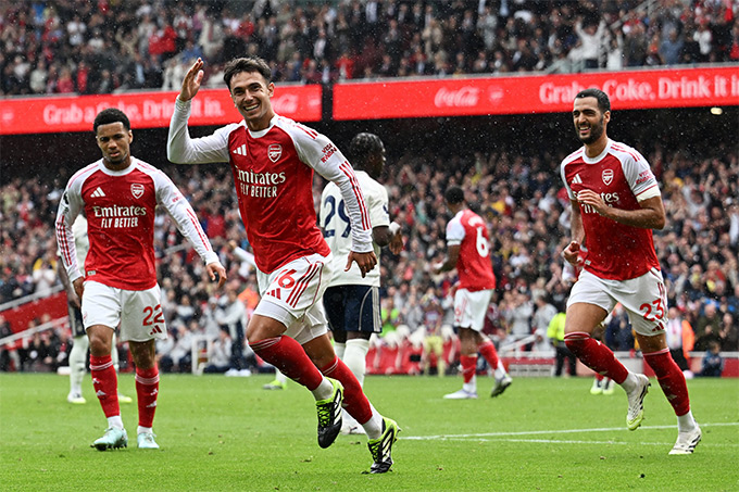 Zubimendi lập cú đúp mang về chiến thắng cho Arsenal