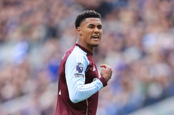 Hàng công của Villa đang chơi dở tệ