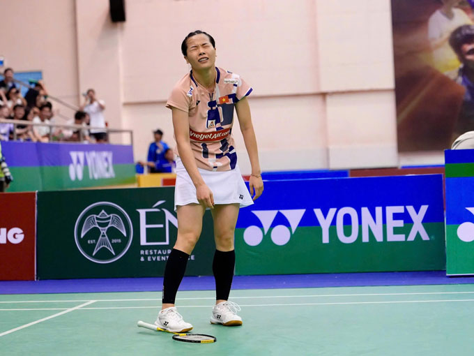 Thùy Linh thua đau Cai Yanyan ở chung kết Yonex Sunrise Việt Nam Mở rộng 2025. Ảnh: THANH NIÊN