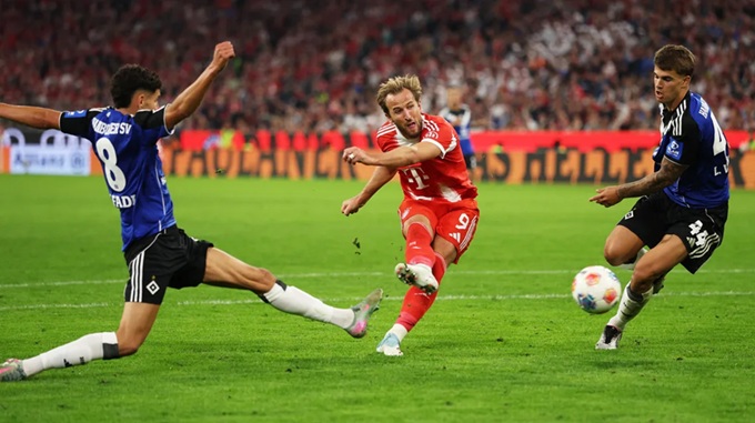 Harry Kane ghi bàn thắng thứ hai cho riêng mình trước Hamburg
