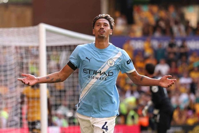 Tijjani Reijnders liệu có bị kinh nghiệm của Casemiro khuất phục?