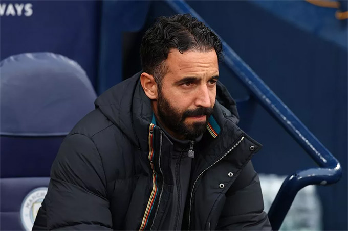 HLV Amorim khẳng định sẽ không thay đổi lối chơi