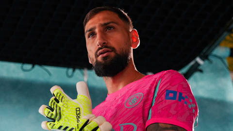  Với Gianluigi Donnarumma, Man City lại cười nhạo MU