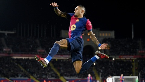  Ở Barca, chỉ 'Ngài Raphinha' được phép đi tập muộn
