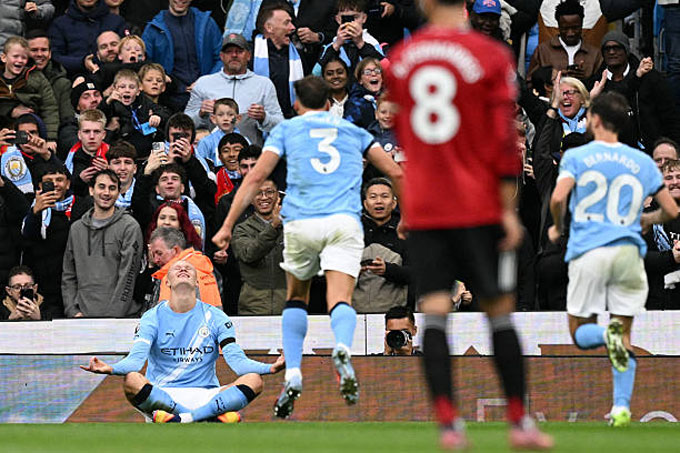 Một Man City vừa yếu vừa thiếu người vẫn đủ sức huỷ diệt MU