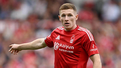  Tiền vệ 70 triệu bảng lắc đầu trước MU