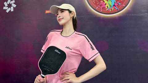  Cựu hoa khôi bóng chuyền Đặng Thu Huyền khoe nhan sắc nổi bật trên sân pickleball